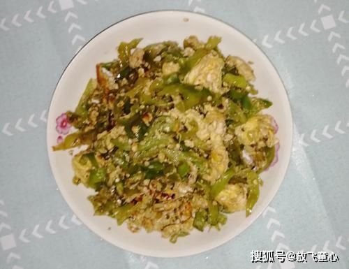 营养|掌握这三个技巧,做出的青椒炒鸡蛋,鲜嫩美味,营养好吃更下饭