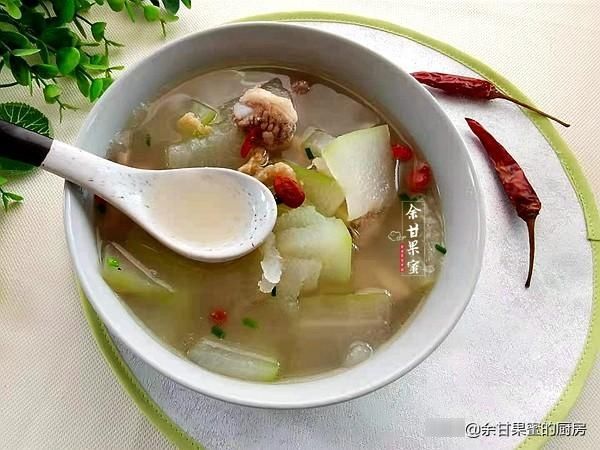 冬瓜|排骨入汤没焯水，换个方法更香浓鲜美，连喝两碗不腻人