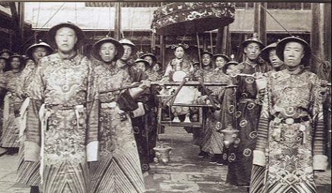 满街|慈禧病逝后,快要埋葬的时候为什么满街臭味