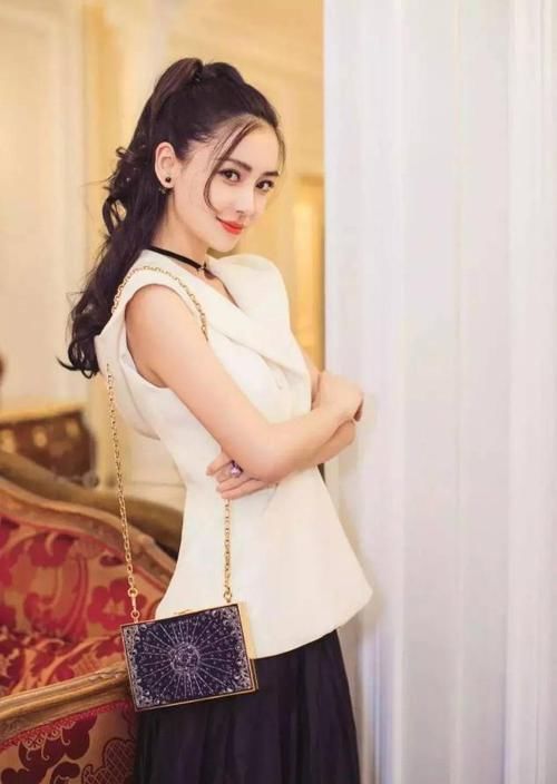 扎马尾时别犯这3个错误,不然会变得很像村花,颜值再高也白搭