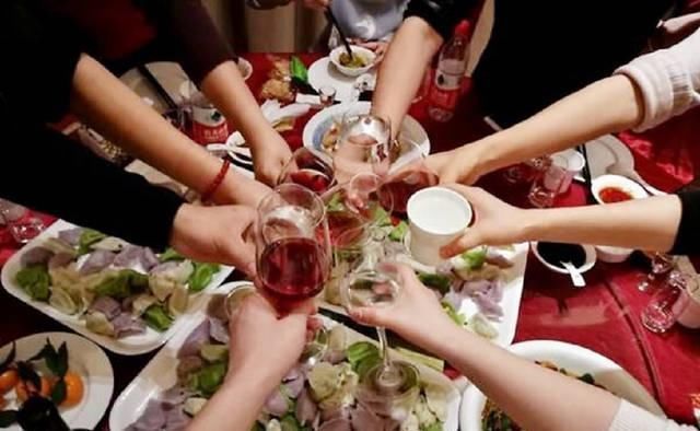 兄弟|俗语“有茶有酒多兄弟”,下半句才是忠告,可惜好多人不知道