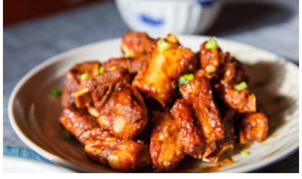 浓茶|骨质疏松的“加速器”不止浓茶，骨科医生呼吁：“2绿1白”要少吃