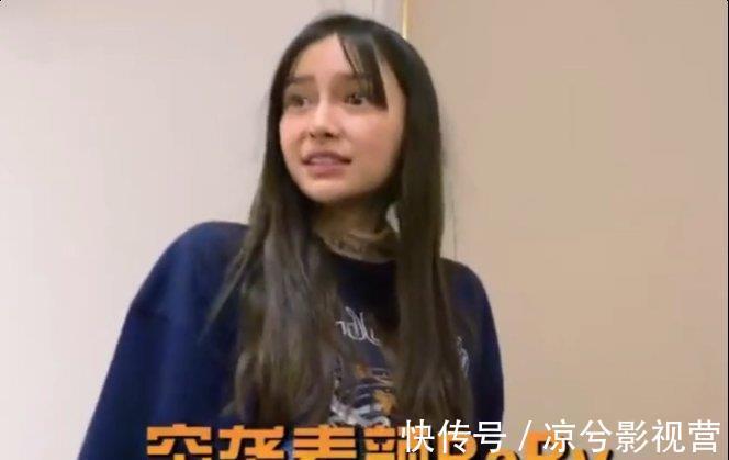 突袭|baby没来得及化妆，被导演组突袭闯入，素颜照被疯传