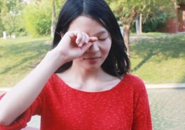 毛巾|学生党最“毁眼睛”的东西,手机无缘上榜,这3物才是“罪魁祸首”