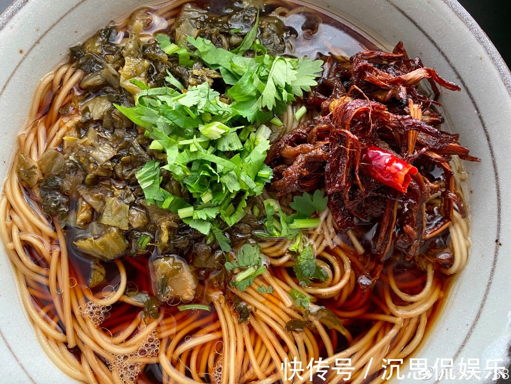 孙莉晒黄磊做的丰盛早午餐，实在太馋人了，网友嫁对人太幸福了