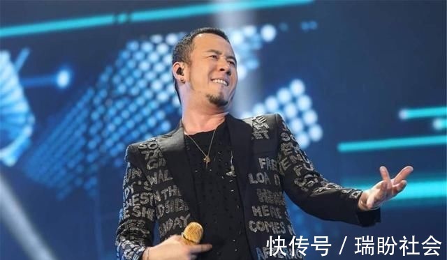 好聲音助教服裝該管管了!張碧晨晃眼,吳莫愁浮夸,只有她較穩(wěn)重