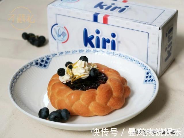面团|不加黄油的双重奶酪包，从揉面的那一刻起就奶香四溢了