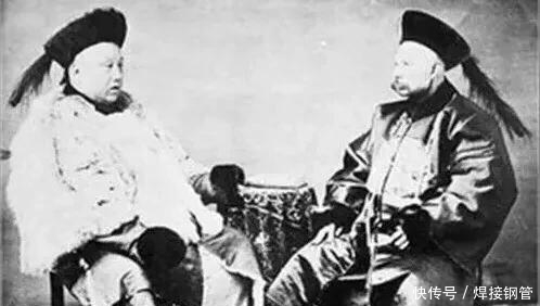 说五指不露缝,一生不受穷是什么意思?