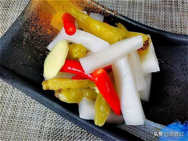 大错|腌萝卜,只加盐是大错!牢记“3不粘”,萝卜更香更脆,1年不坏