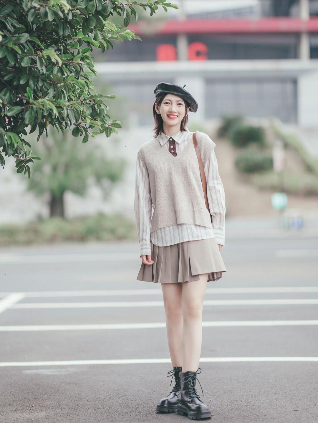 搭配|秋季通勤风怎么穿?白色长款大衣+牛仔裤,清新又时尚!