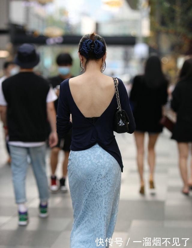 长袖|时尚黑色长袖T恤,特显气质,女人味十足
