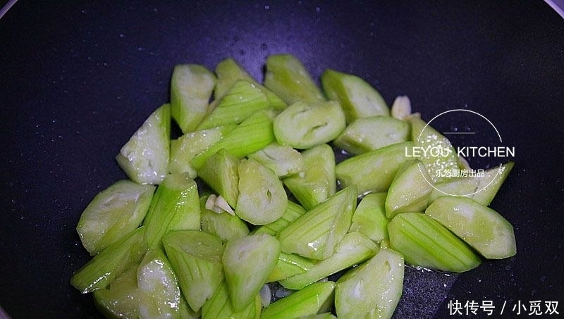 初夏多吃這道菜, 不足5塊錢, 降火美膚潤腸胃