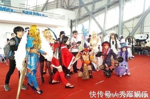 金木|新人第一次出cos,都容易出哪些糗事西服金木真尴尬!