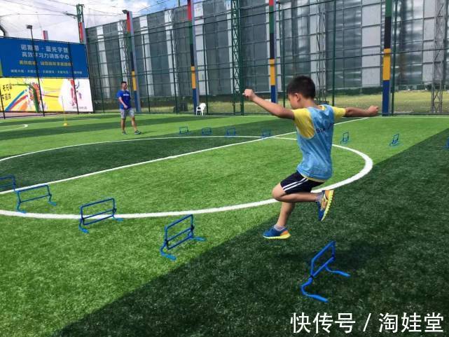 擎天柱|青少年身高系统,会被3个坏毛病“破坏”,12岁前不矫正恐难长高