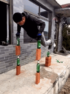 |搞笑GIF: 真相往往在后面 亲眼看到得不一定是真的