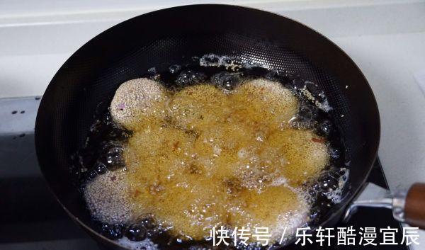 豆沙|夜市地摊需要排队才能买到的紫薯豆沙饼，在家10分钟能做1大盘