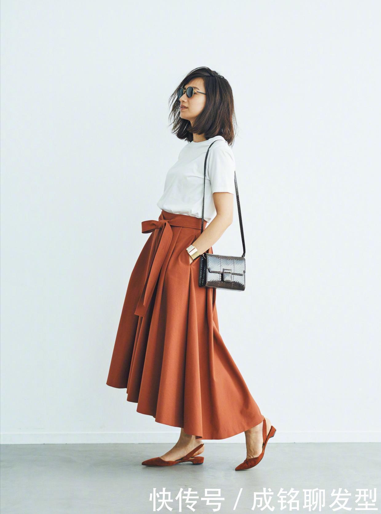 时尚|被这几款“基础穿搭”圈粉了,配色简约清新时尚,减龄又显气质