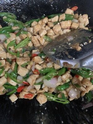 谁说鸡胸肉没味道，送您爆炒鸡胸肉，超下饭，吃不够，动手吧