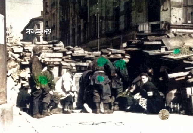 反抗|二战上色老照片:镜头下的华沙起义,为反抗纳粹残暴统治而战斗