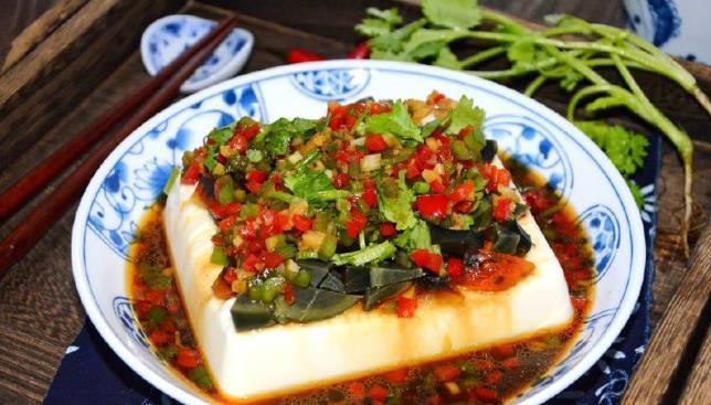 老妈半小时在家做的四菜一汤,四人吃到撑,才花了40块不到