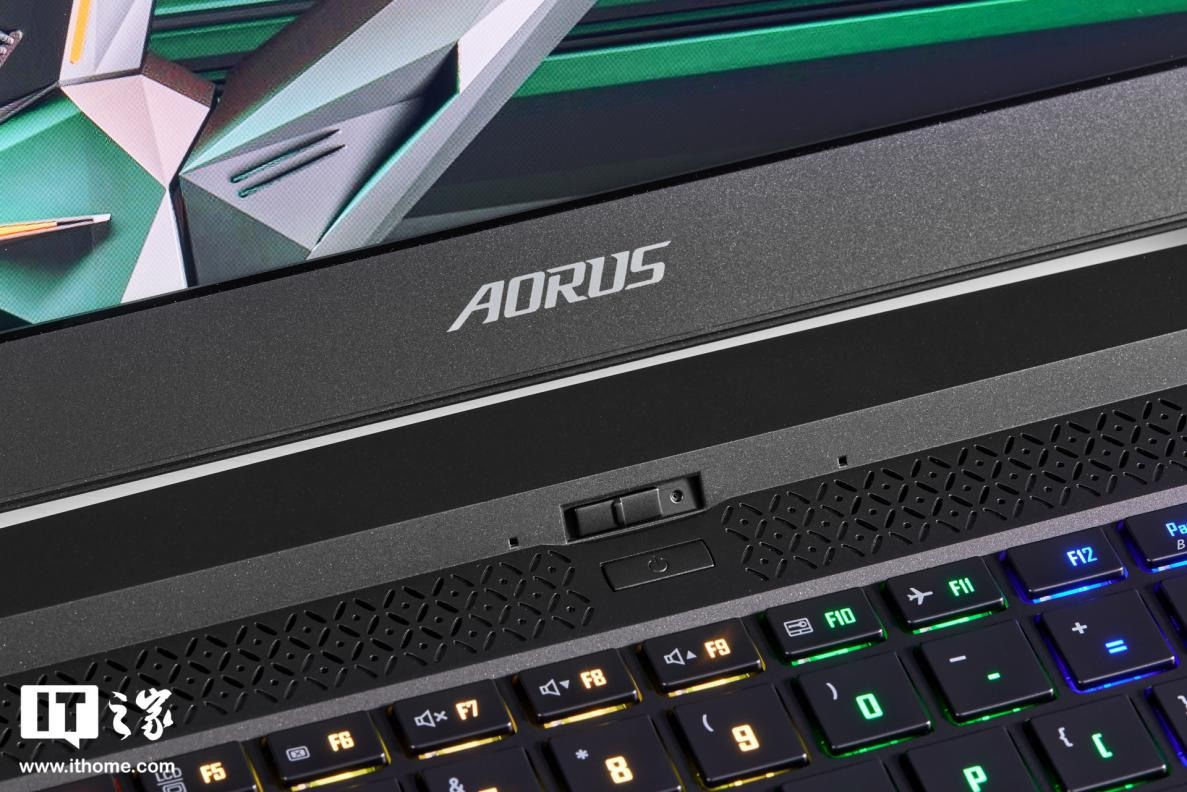 AORUS 15P XD 游戏本评测：300Hz 高刷，电竞级性能释放