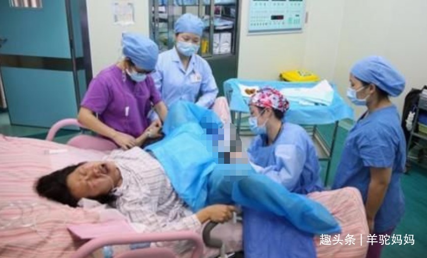 产房|“最刚产妇”火了,刚下产床便冲出产房暴打丈夫,得知原因太心疼