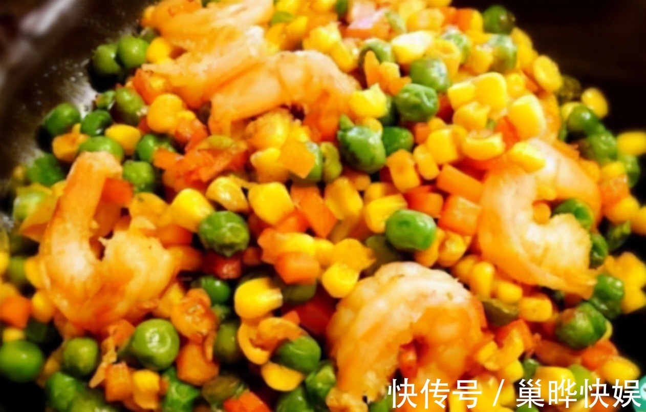 鸡爪|40岁女性可以吃三种美食,美容养颜,滋润皮肤,好处多多