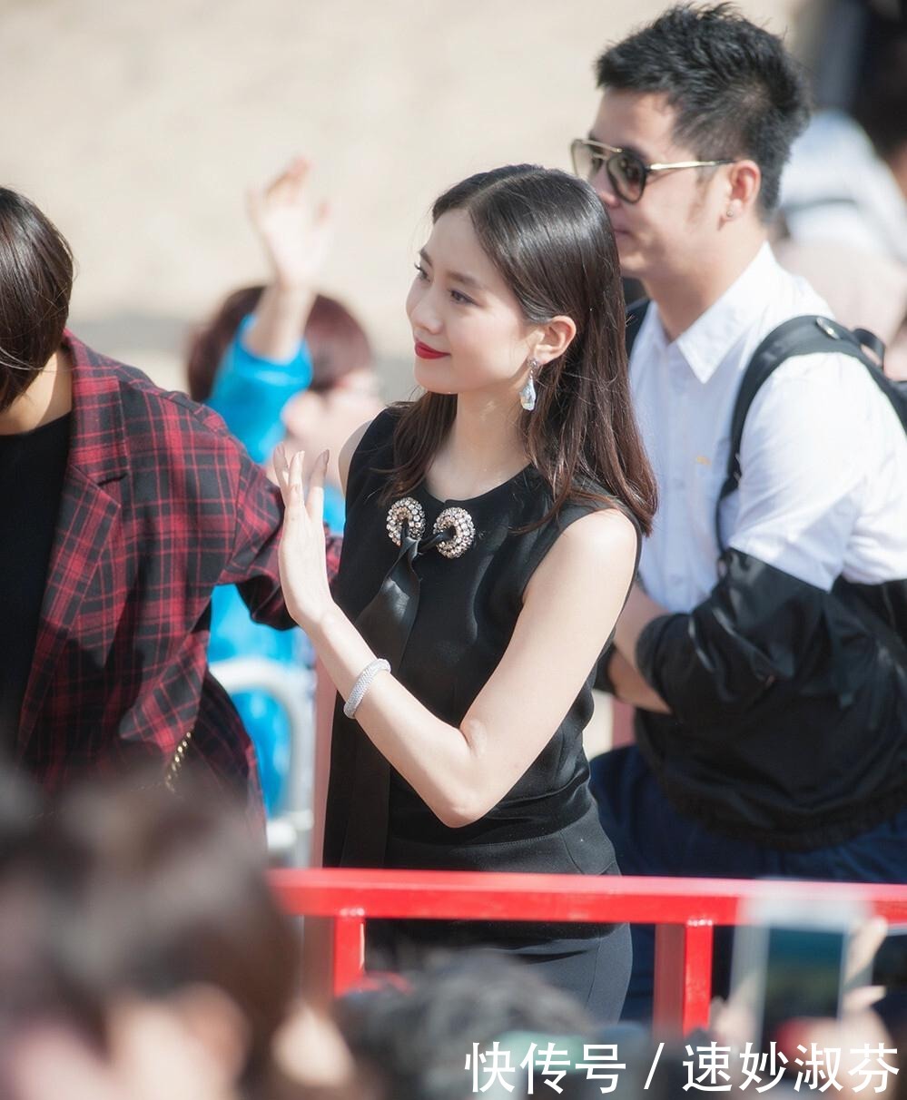 仪态|普通女生有这4个特征,就是别人眼里的“第一眼美女”