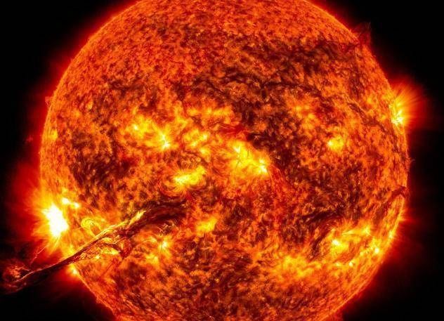 人类|太阳一秒钟释放的能量够人类用多久？看到答案后才懂得人类的渺小