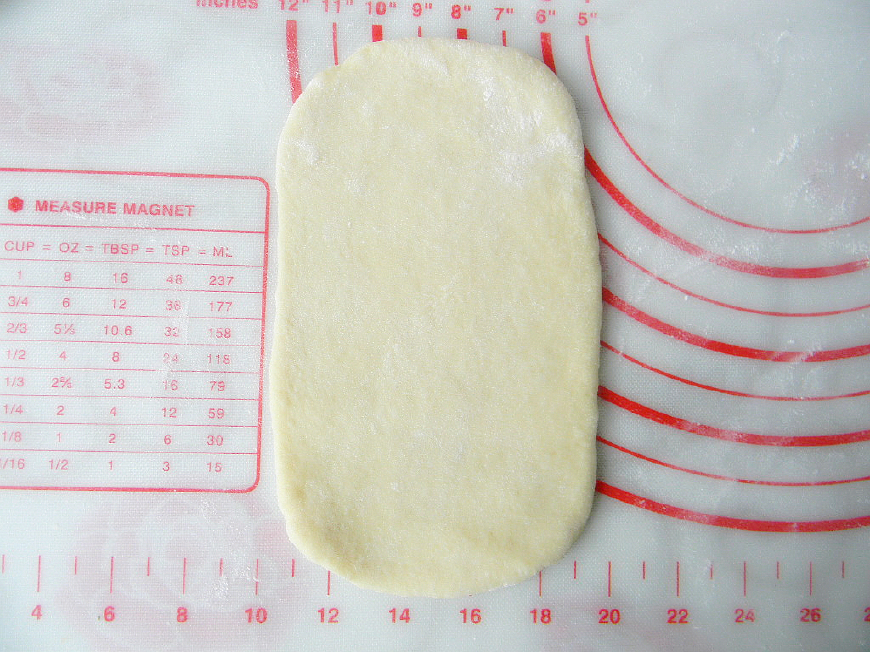 这种烤制的一次发酵小馒头,我隔三差五就做,每次做都会被吃光光