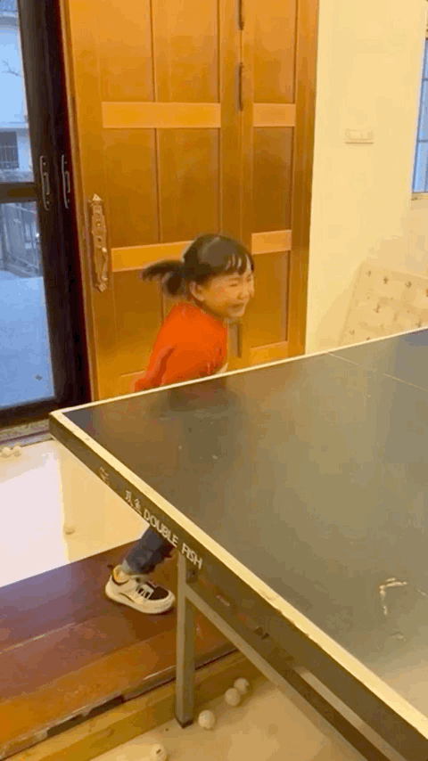 幼儿园|幼儿园5岁乒乓女孩火了，网友:幼儿园“小魔王”申请出战