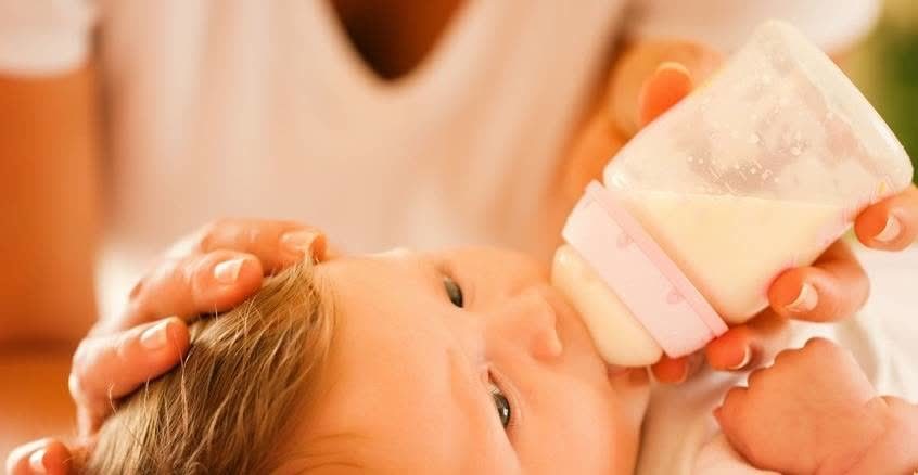 宝妈|几个因素易导致母乳不足,宝宝若没吃饱,便便往往是这种状态