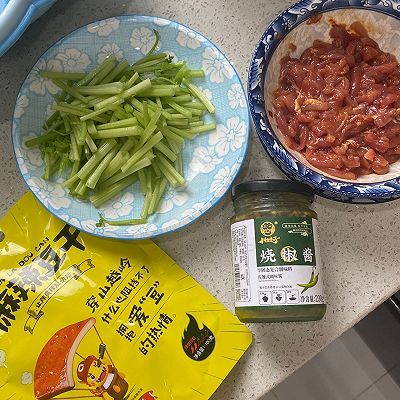麻辣豆腐干|芹菜香干炒肉丝