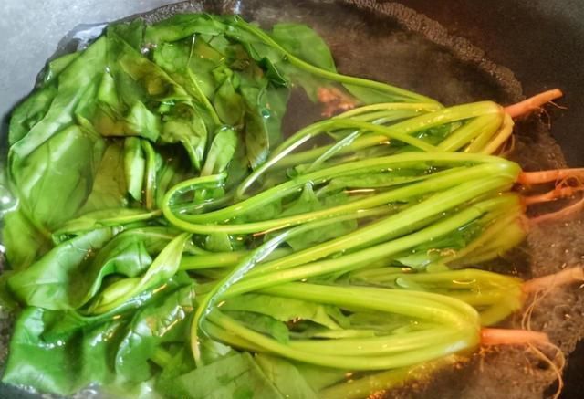 孩子|饺子这吃法太香了,孩子最近馋上吃,底脆皮嫩馅鲜香,早餐吃省事