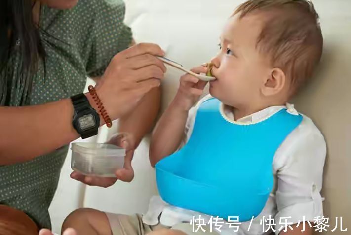 带娃|老人“清醒式带娃”受赞,不再卖力大包大揽,三代人却可以很幸福