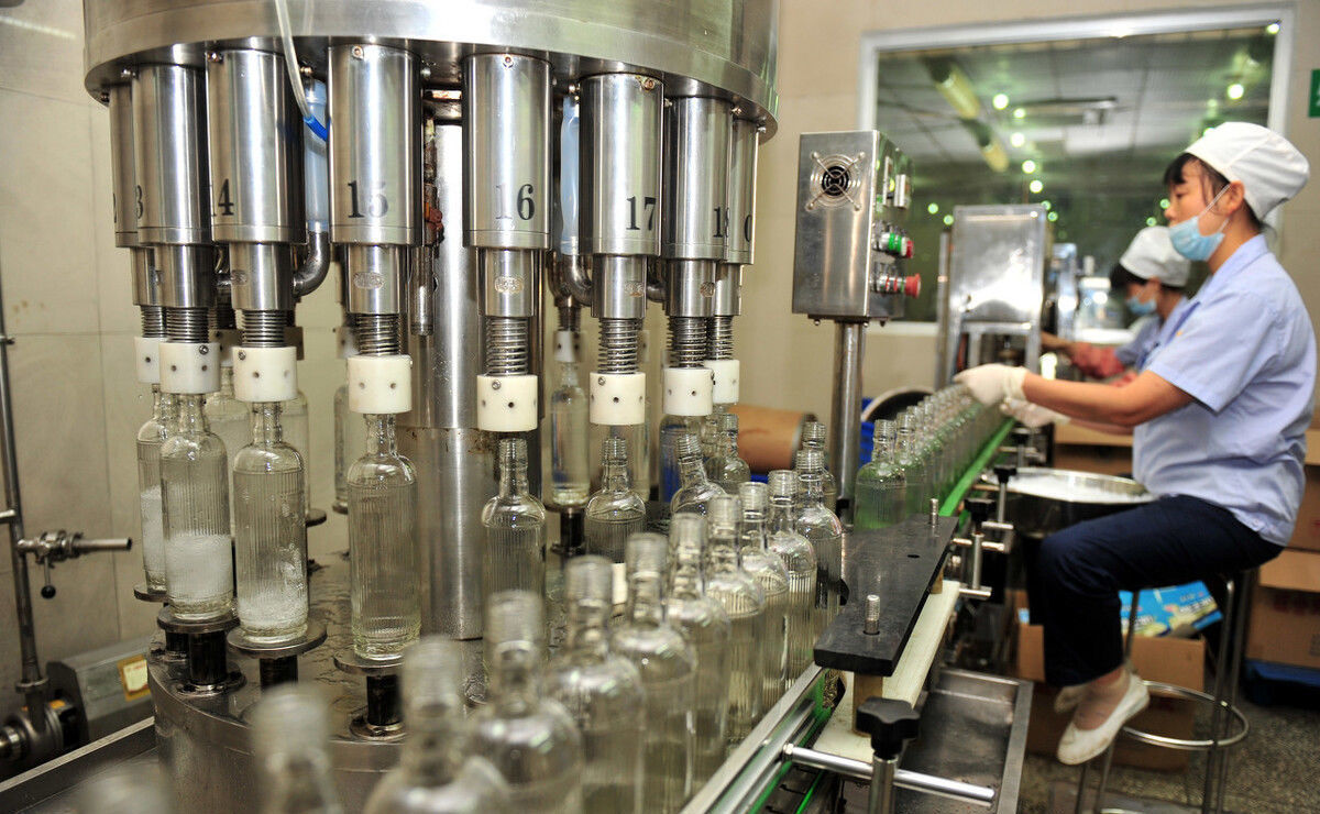 牌子|买白酒，只要酒瓶有这2类代码，不管什么大牌子，都不是纯粮食酒