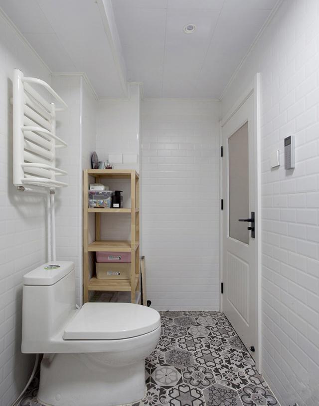 卫生间杂乱不堪，学会收纳是关键，6个收纳小妙招节省空间又整洁