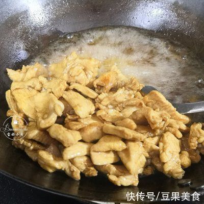 孜然粉|鸡胸肉这样做老好吃了-孜然鸡肉片