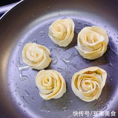 小米粉|有了这些七夕节早餐丨黄玫瑰煎饺，实力下酒