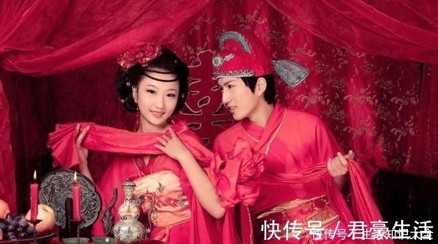 老人家$乾隆一上联“三个铜钱贺礼,嫌少勿收,收则爱财”,下联绝了!