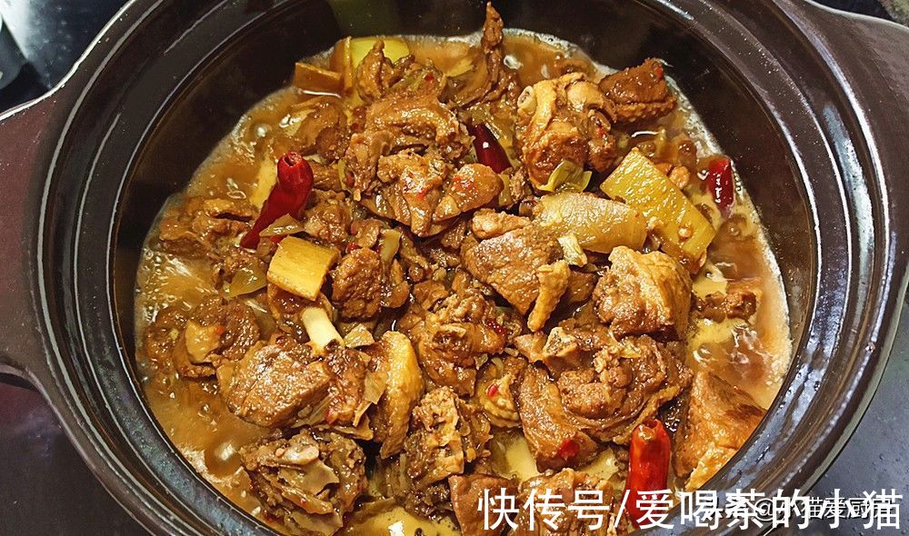 大料|国庆节教你做一个土豆焖鸭肉，成菜味道香而不腻，不错的下酒菜