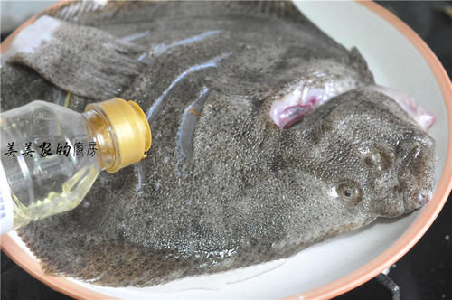 清蒸多宝鱼，只需简单两步！细嫩无腥味，比饭店做的还要鲜！