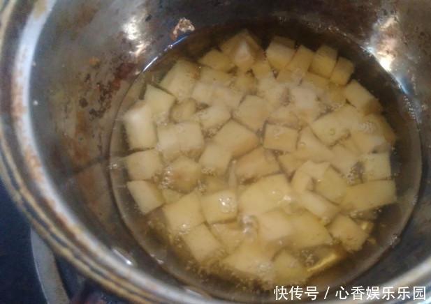  炒牛肉时，大厨都不用“淀粉”，只要加上它，牛肉嫩滑还不老