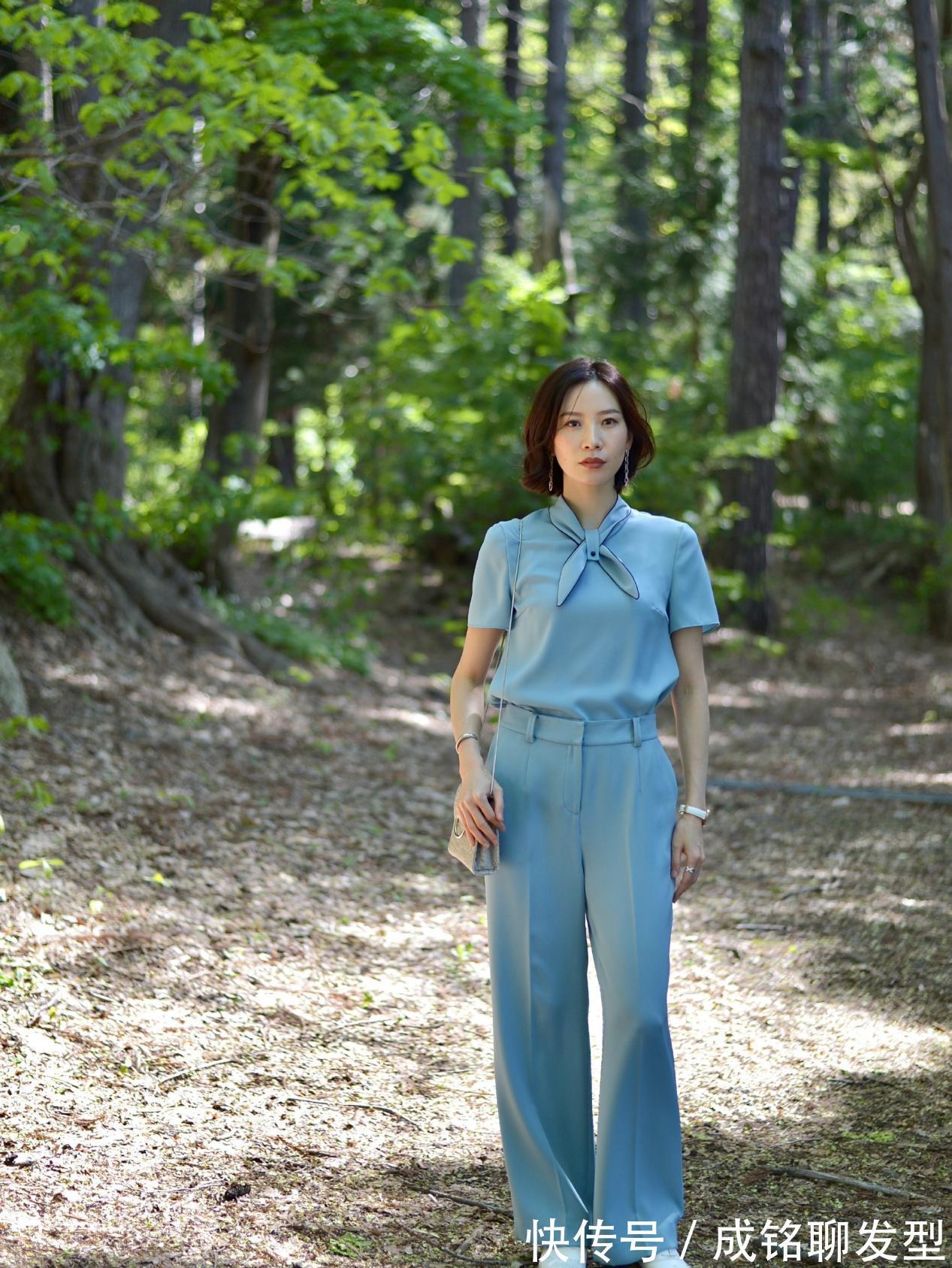 t恤|时髦又百变!十组适合中年女人的优雅穿搭,减龄大气又有女人味