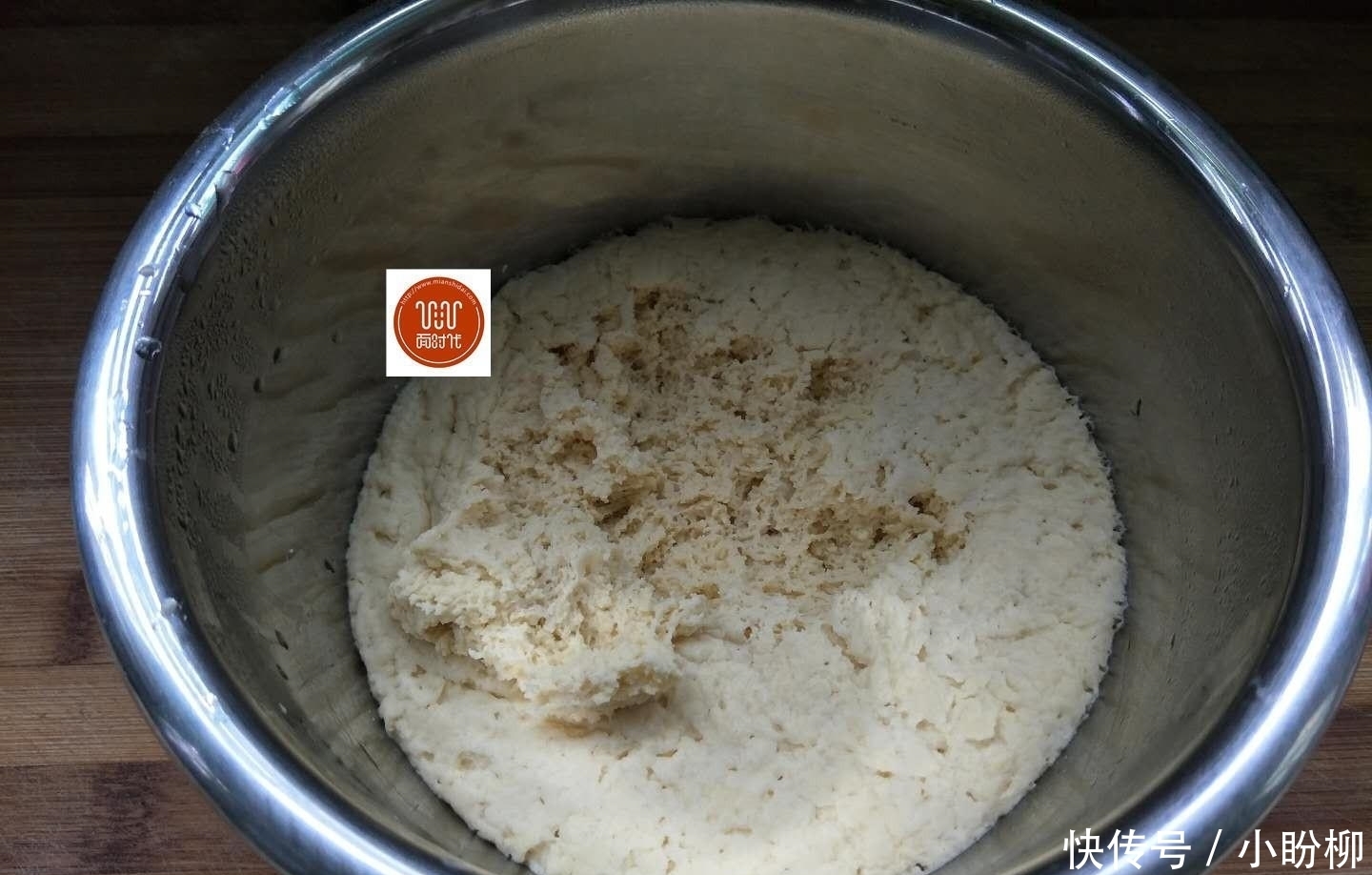 玉米饼,教你一招,比城里卖的蛋糕还要好吃,儿子一下吃了5个