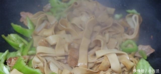 个子|表弟12岁身高1米7,就是爱吃“它”,吃再多不会腻,个子还在窜