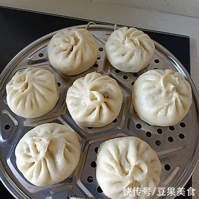 萝卜粉丝包子这样做,手残党也能当大厨