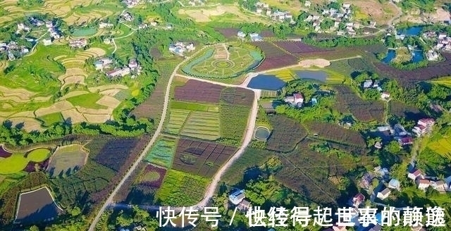 建房子|农村自建经典实用二层别墅,书房、卧室和影院,人生快乐莫过于此