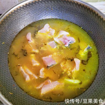 汤汁|酸菜爽口，鱼肉鲜嫩，汤汁浓醇的金汤酸菜鱼