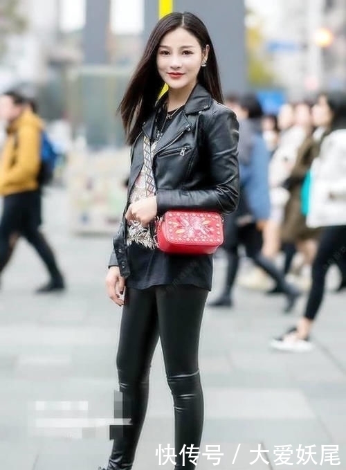 短裤|时尚街拍短裤长腿美女,穿出性感好身材,美丽动人引人注目